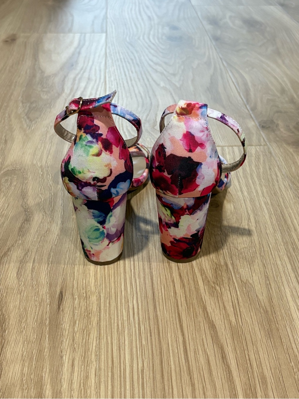 Dream Pairs Floral Block Heel Sandals – Size 8 - Picture 3 of 6